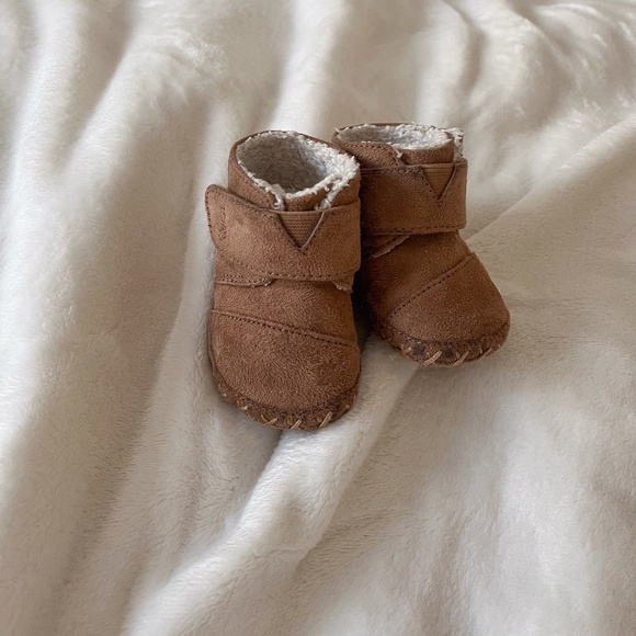 Toms Cuna Chestnut Baby Booties - Picture 11 of 12